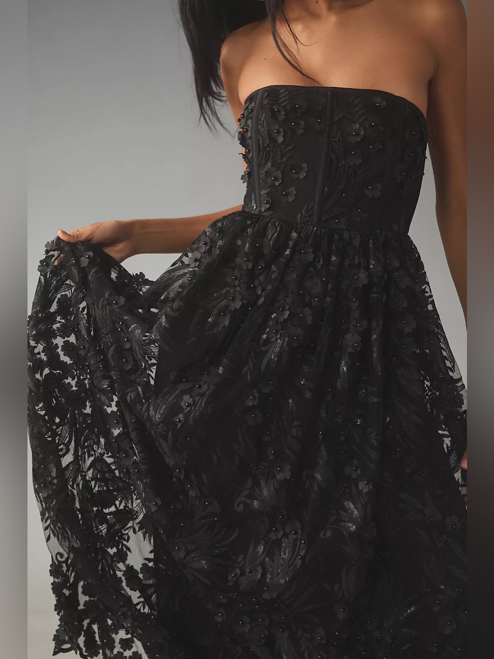 Payal Jain
Strapless Lace Maxi Dress - Picture 4 of 12